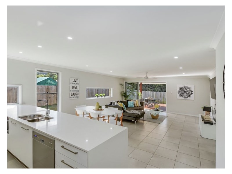 14 Bedford Circuit, Coes Creek QLD 4560