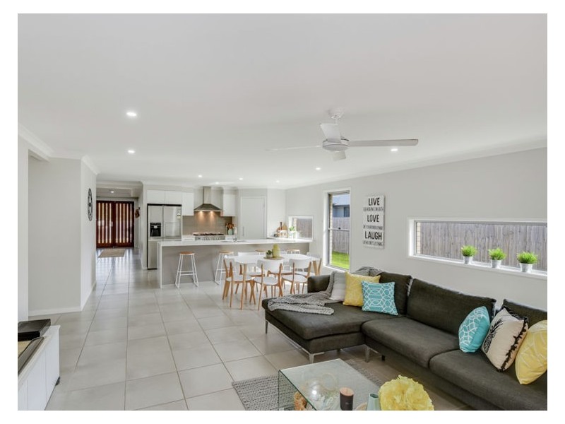 14 Bedford Circuit, Coes Creek QLD 4560