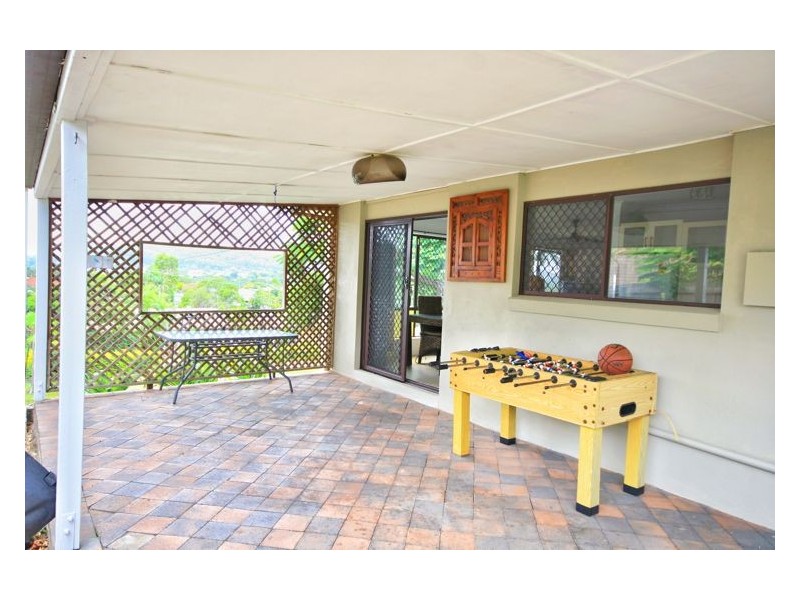 12 Blaxland Road, Nambour QLD 4560