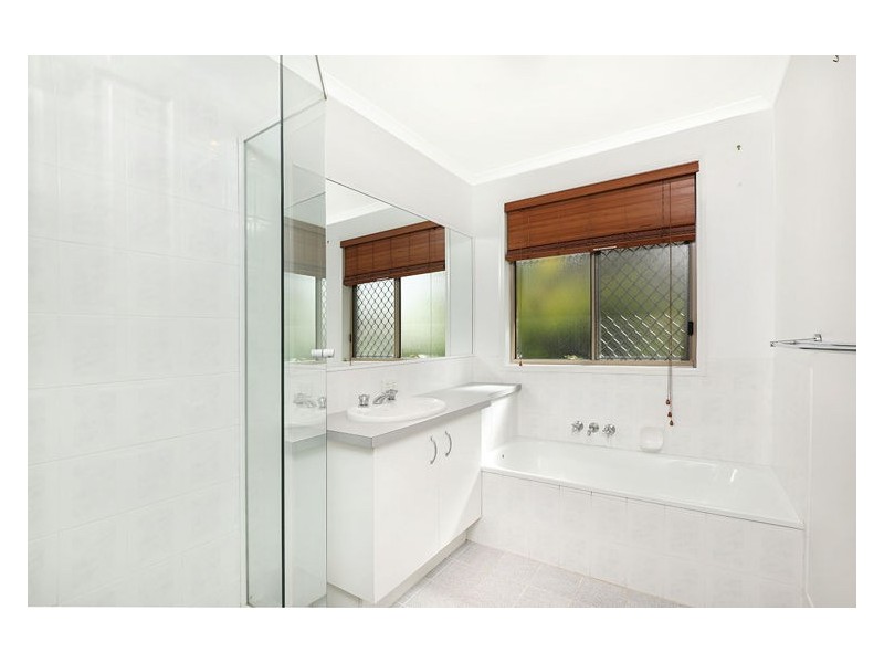 8 Muirfield Crescent, Nambour QLD 4560