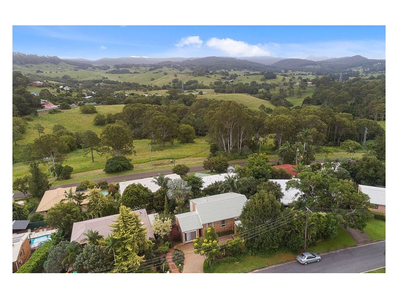11 Canmaroo Avenue, Nambour QLD 4560