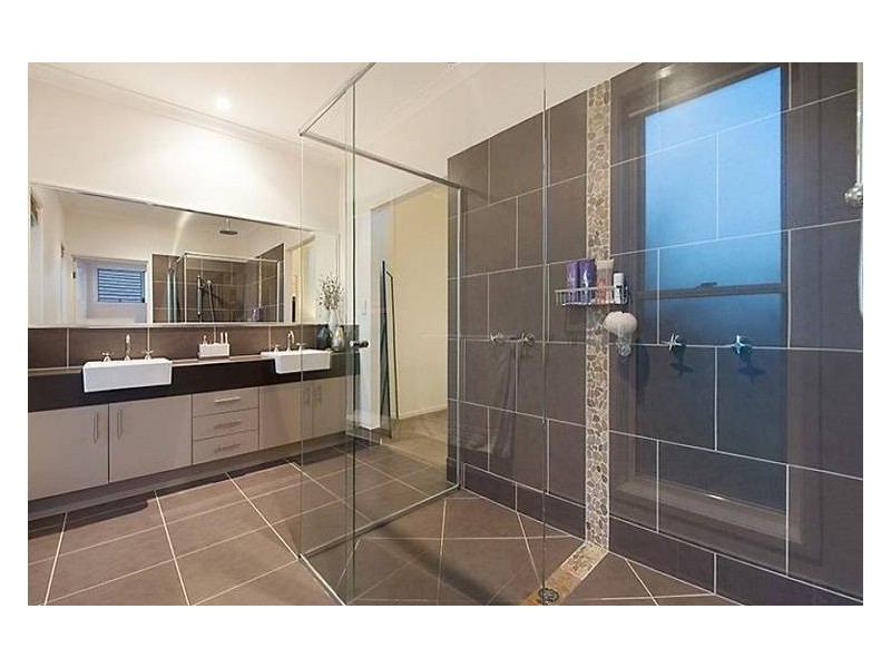 56 Petigrain Avenue, Palmwoods QLD 4555