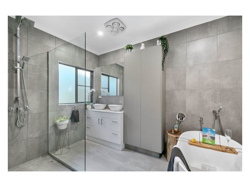 10 Bangalow Street, Highworth QLD 4560