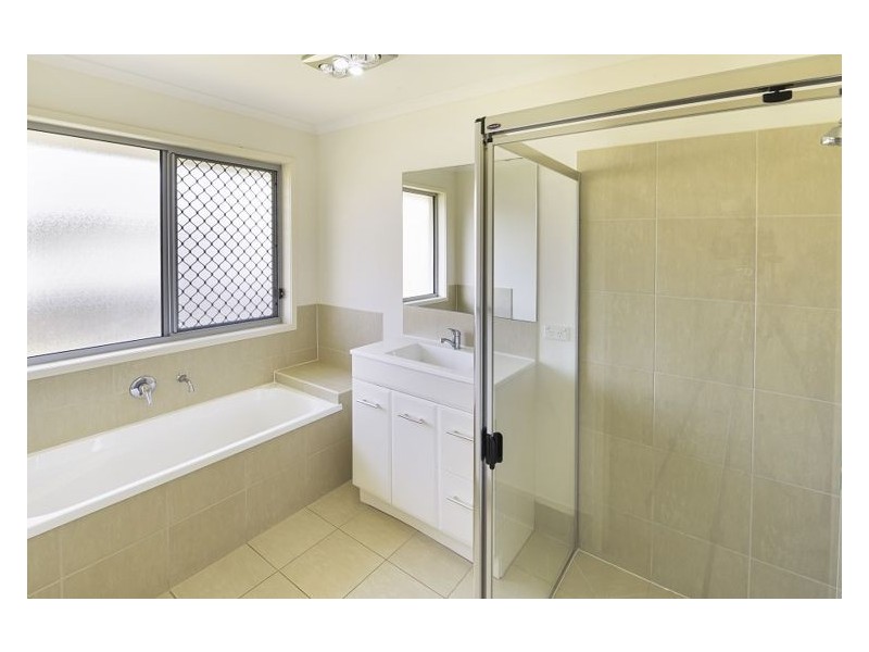 5 Dream Court, Nambour QLD 4560