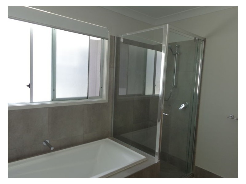20 Magnetic Lane, Meridan Plains QLD 4551
