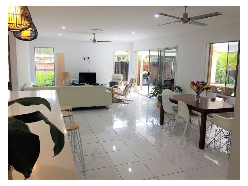 32 Caloundra St, Landsborough QLD 4550