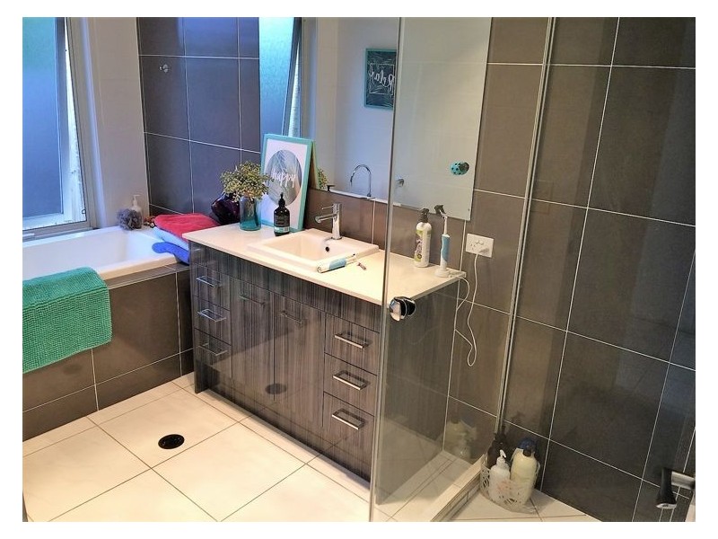 32 Caloundra St, Landsborough QLD 4550