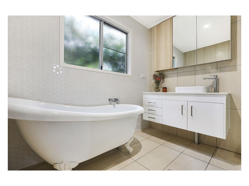 2 Josephine Court, Palmwoods QLD 4555