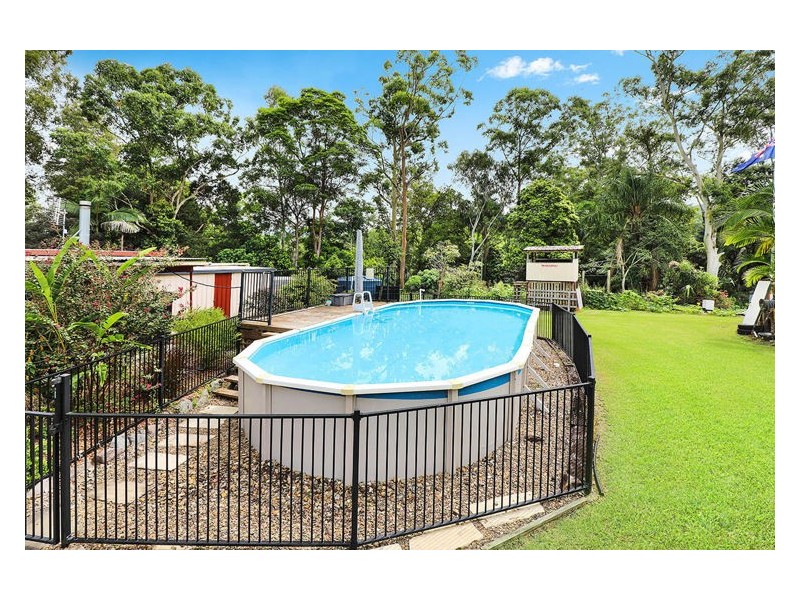 8 Carruthers Road, Woombye QLD 4559