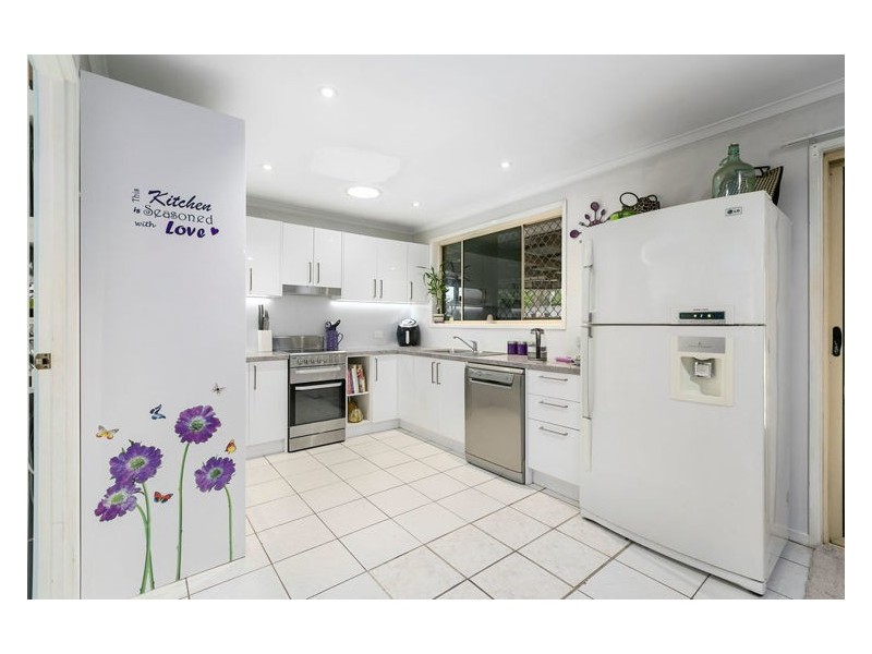5 Athenree Place, Little Mountain QLD 4551