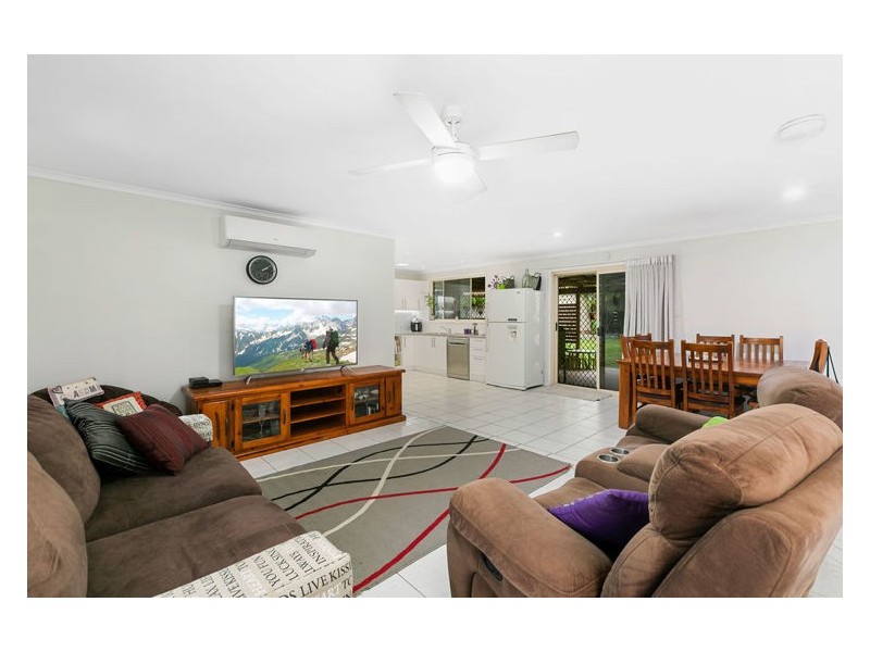 5 Athenree Place, Little Mountain QLD 4551