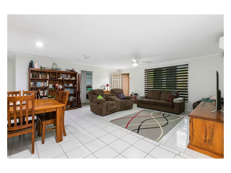 5 Athenree Place, Little Mountain QLD 4551