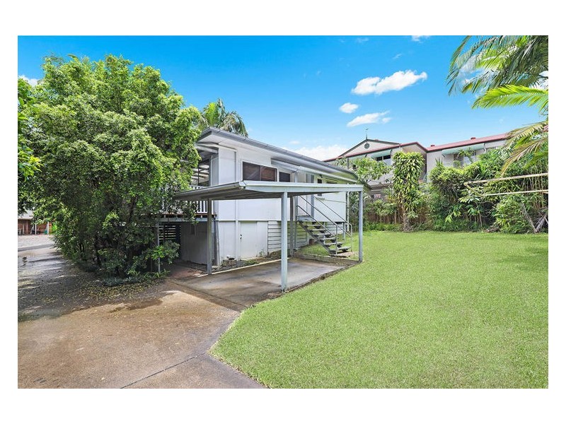 9 Vernon Street, Nambour QLD 4560