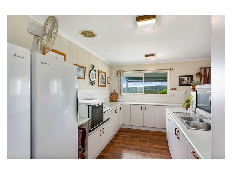 27 Raylee Avenue, Nambour QLD 4560