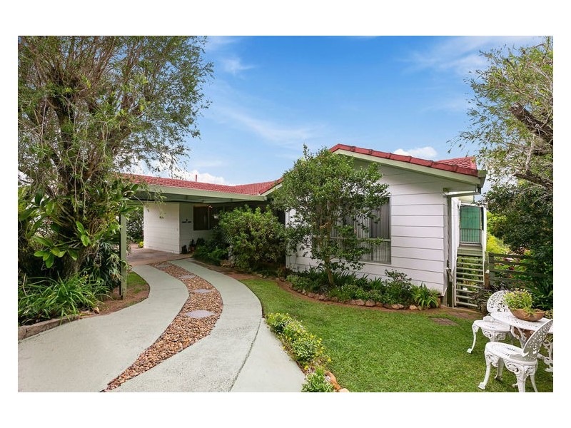 27 Raylee Avenue, Nambour QLD 4560