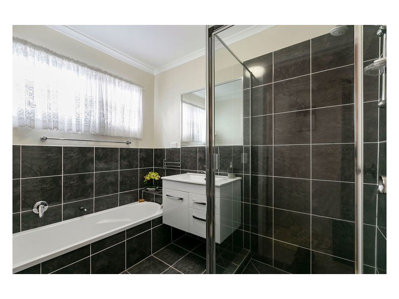 27 Raylee Avenue, Nambour QLD 4560