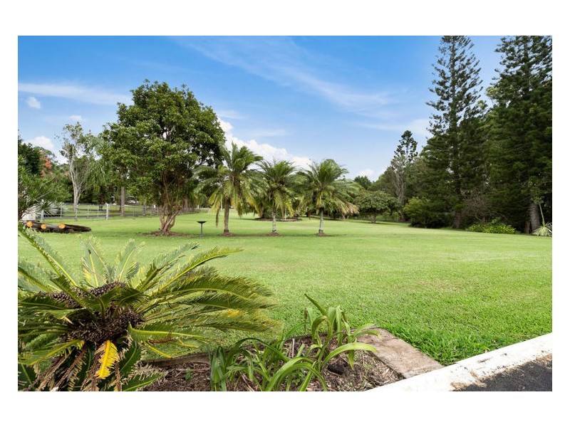 5 Angus Crescent, Kureelpa QLD 4560