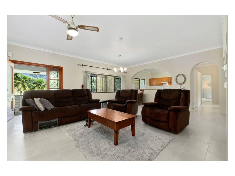 5 Angus Crescent, Kureelpa QLD 4560