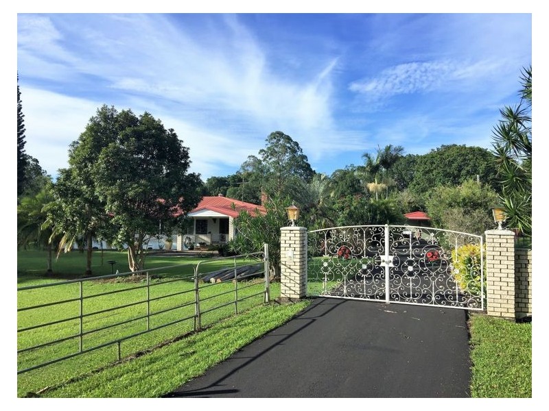 5 Angus Crescent, Kureelpa QLD 4560