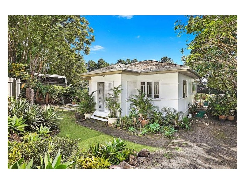 23 Petrie Creek Road, Nambour QLD 4560
