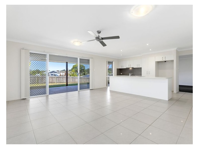 6 Bowerbird Avenue, Burnside QLD 4560