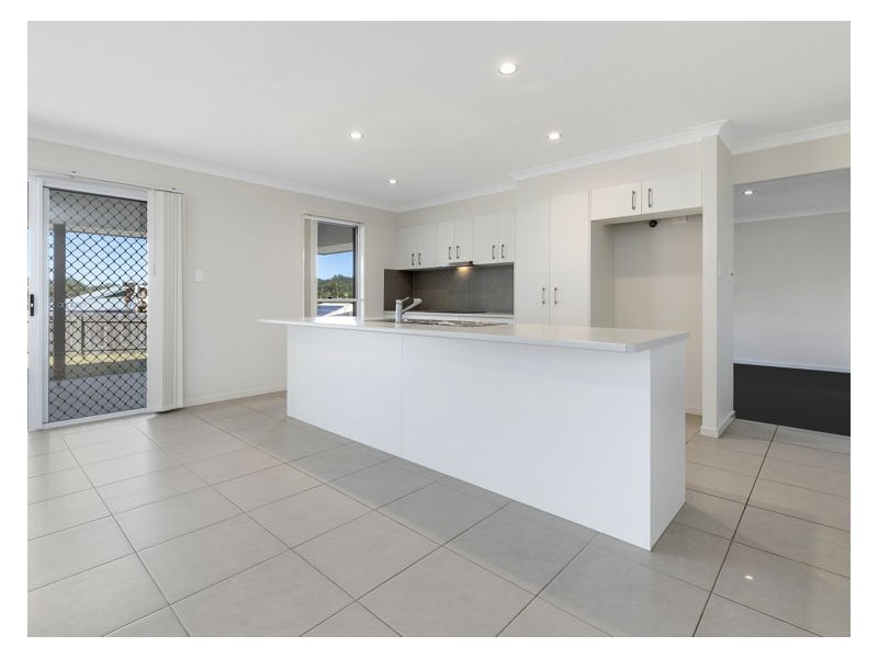 6 Bowerbird Avenue, Burnside QLD 4560