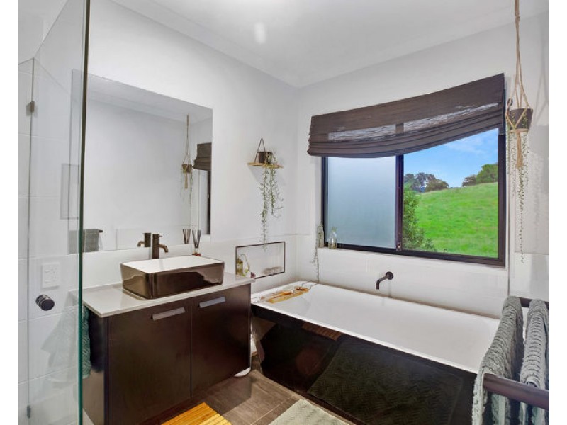 20 Observation Circuit, Nambour QLD 4560