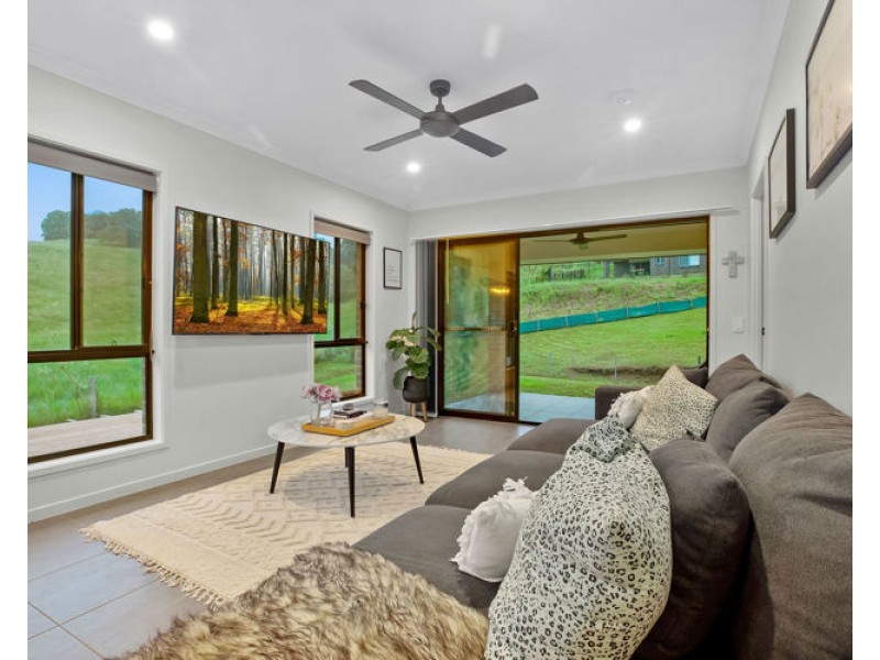 20 Observation Circuit, Nambour QLD 4560