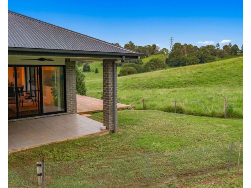 20 Observation Circuit, Nambour QLD 4560