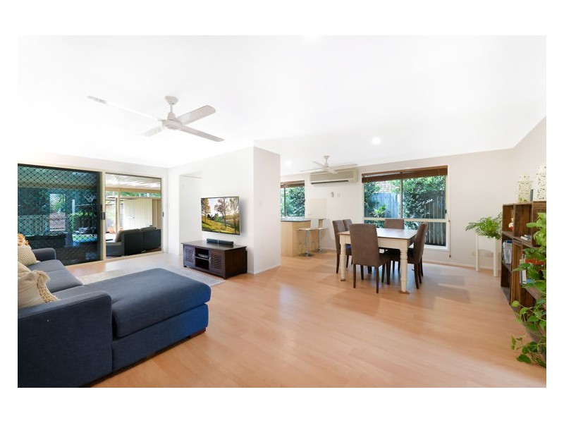 20 Robertson Dr, Burnside QLD 4560