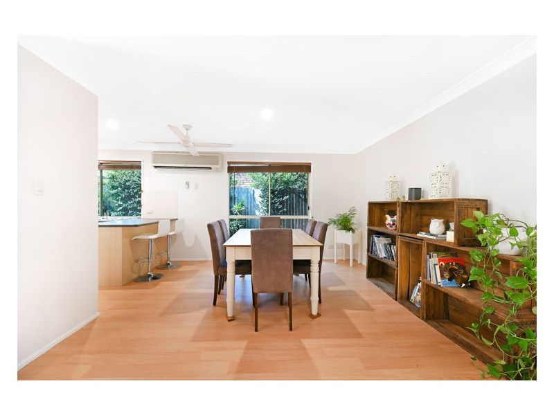 20 Robertson Dr, Burnside QLD 4560