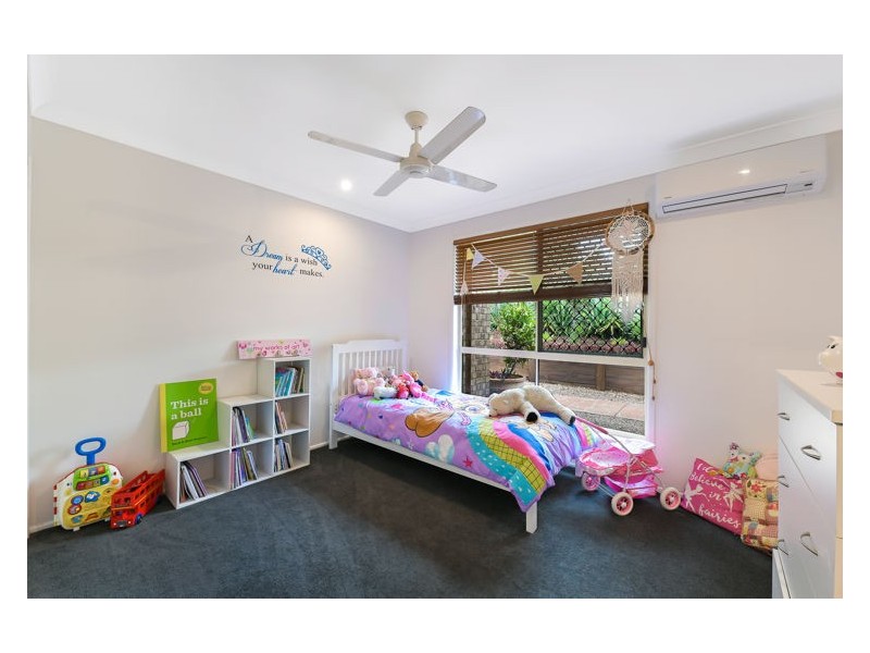 20 Robertson Dr, Burnside QLD 4560