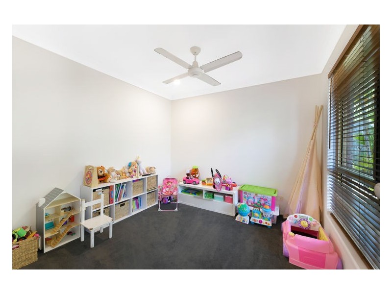 20 Robertson Dr, Burnside QLD 4560