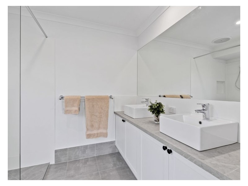 40 Altitude Drive, Burnside QLD 4560