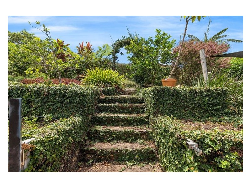 4 Cunningham Crescent, Nambour QLD 4560