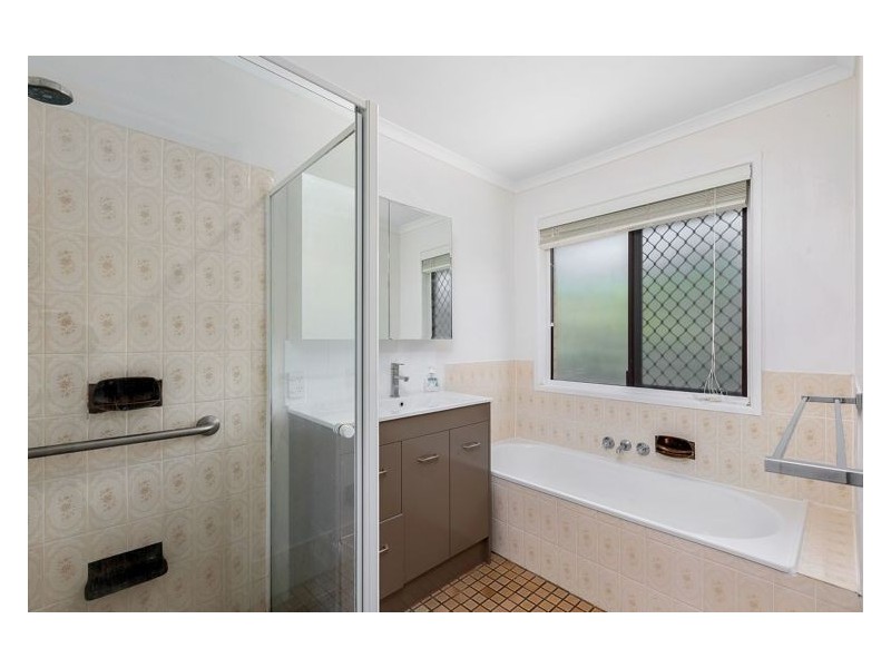 4 Cunningham Crescent, Nambour QLD 4560