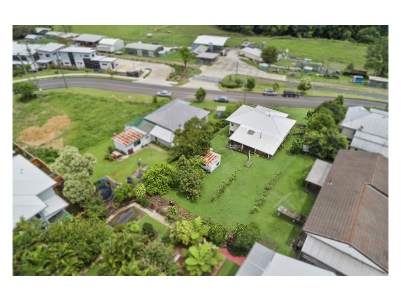 33 Fairmeadow Road, Nambour QLD 4560