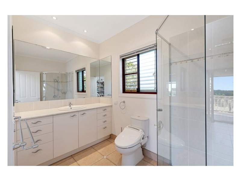 23 Grevillea Lane, Lake Macdonald QLD 4563