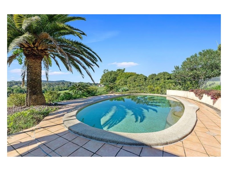 23 Grevillea Lane, Lake Macdonald QLD 4563