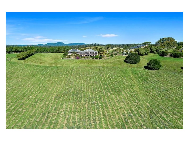 23 Grevillea Lane, Lake Macdonald QLD 4563