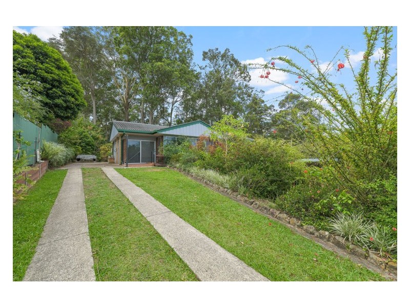 8 Campbell Close, Nambour QLD 4560