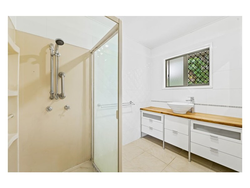 8 Campbell Close, Nambour QLD 4560