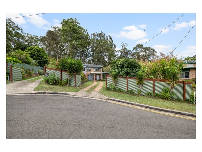 8 Campbell Close, Nambour QLD 4560
