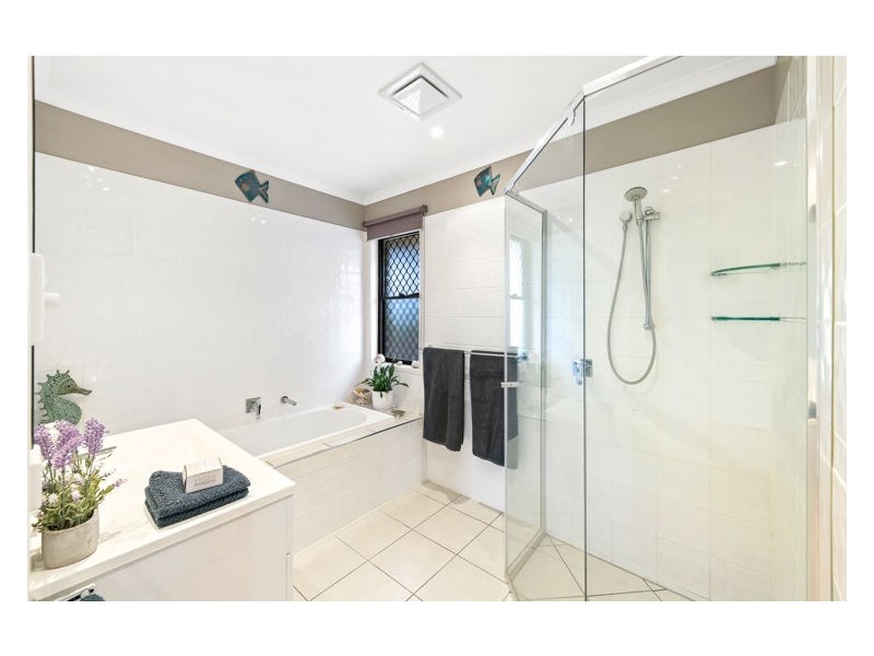 5 Dalzell Court, Burnside QLD 4560