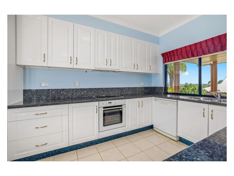 33 Albatross Avenue, Nambour QLD 4560