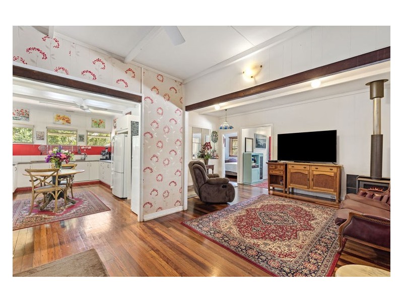 77 Flaxton Drive, Mapleton QLD 4560