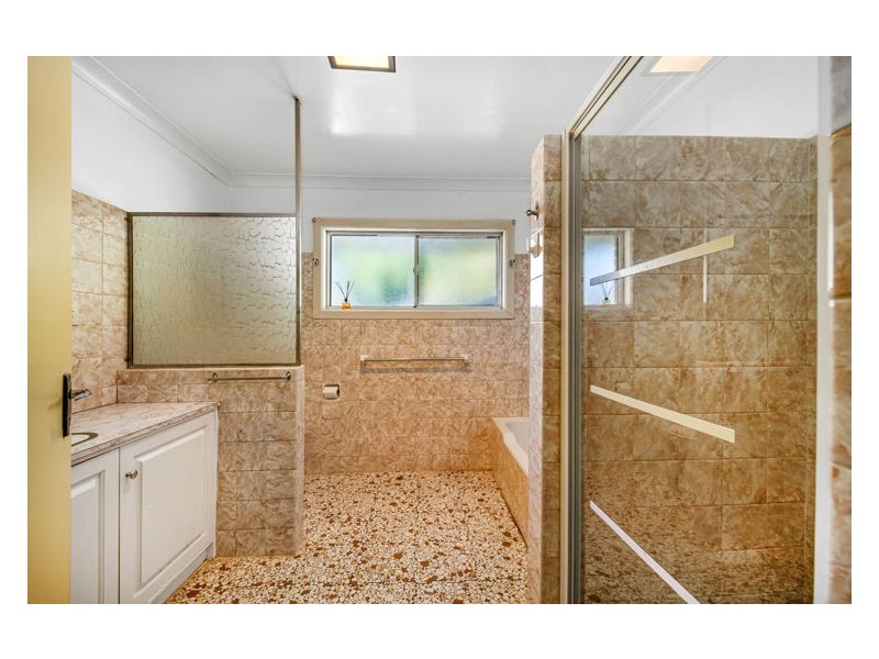 4 Sue Street, Burnside QLD 4560