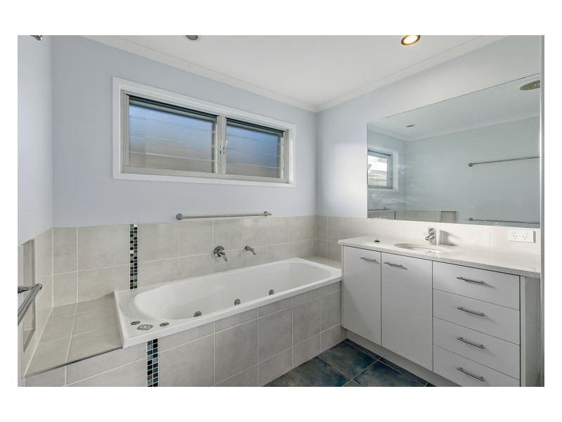 63 Hillcrest Avenue, Nambour QLD 4560