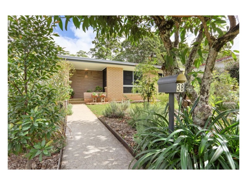 38 Hillcrest Avenue, Nambour QLD 4560