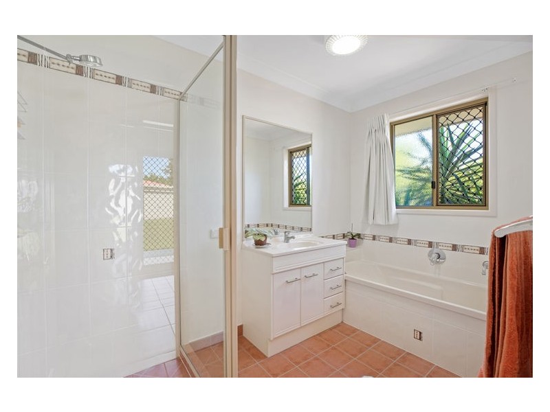 8 Esperance Court, Cooloola Cove QLD 4580